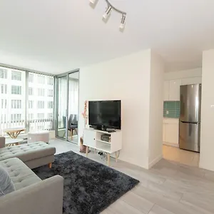  Apartment Chic 2-bedroom In Downtown With Stunning Water Views Canada